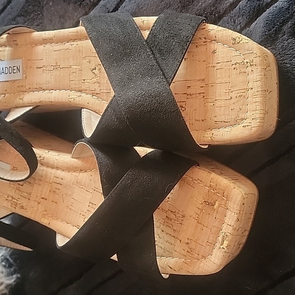 Cute Sandals by Steve Madden. - Picture 9 of 10